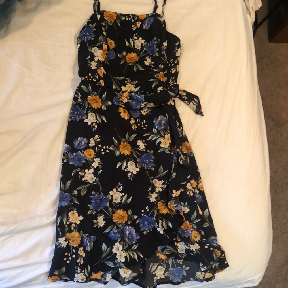 Floral Dress With Tie Size L